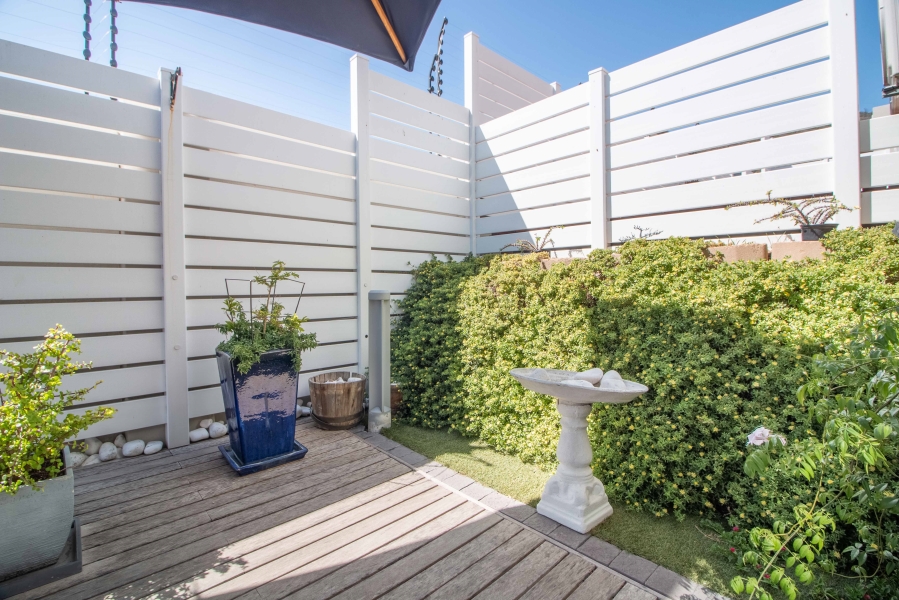 2 Bedroom Property for Sale in Plattekloof Western Cape